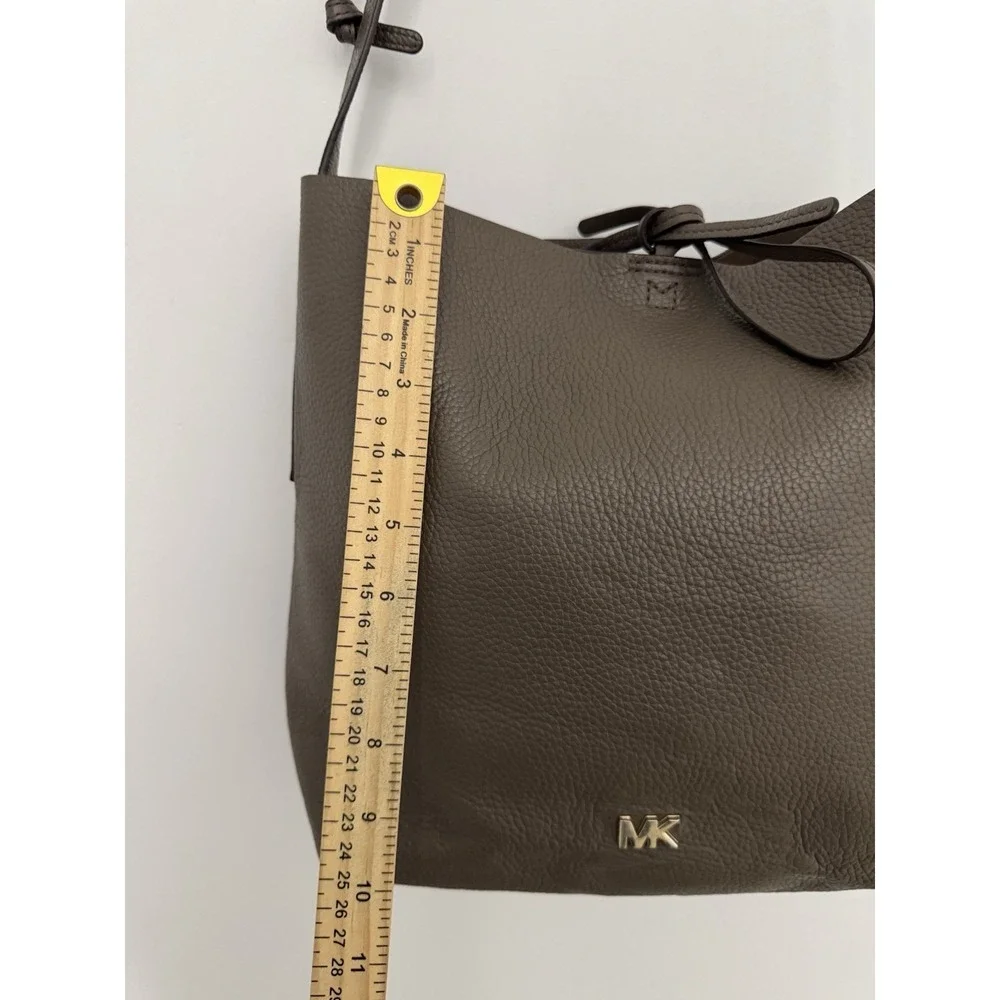 Michael Kors Junie Large‎ Pebbled Leather Messenger Bag